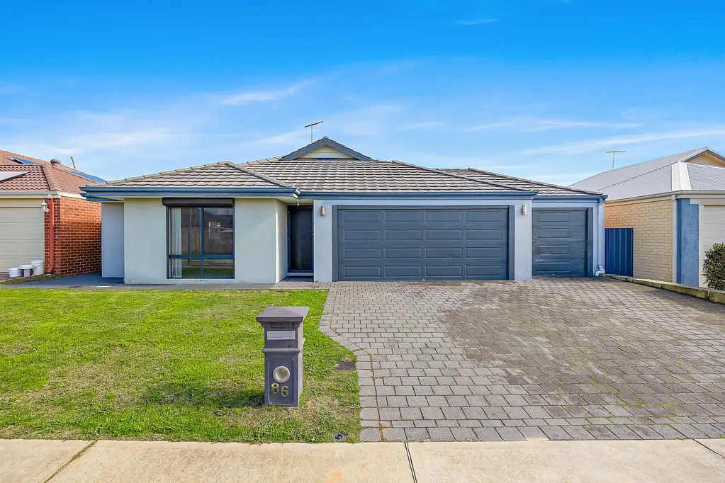 Baldivis 4房  Triple Garage, Huge Yard, Endless Possibilities!!