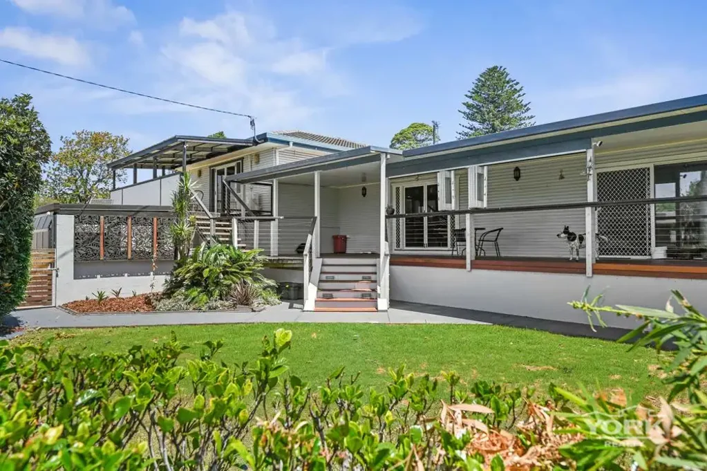 Newtown 3ਬੈੱਡਰੂਮ Renovated Split-Level Family Entertainer in the Heart of Newtown