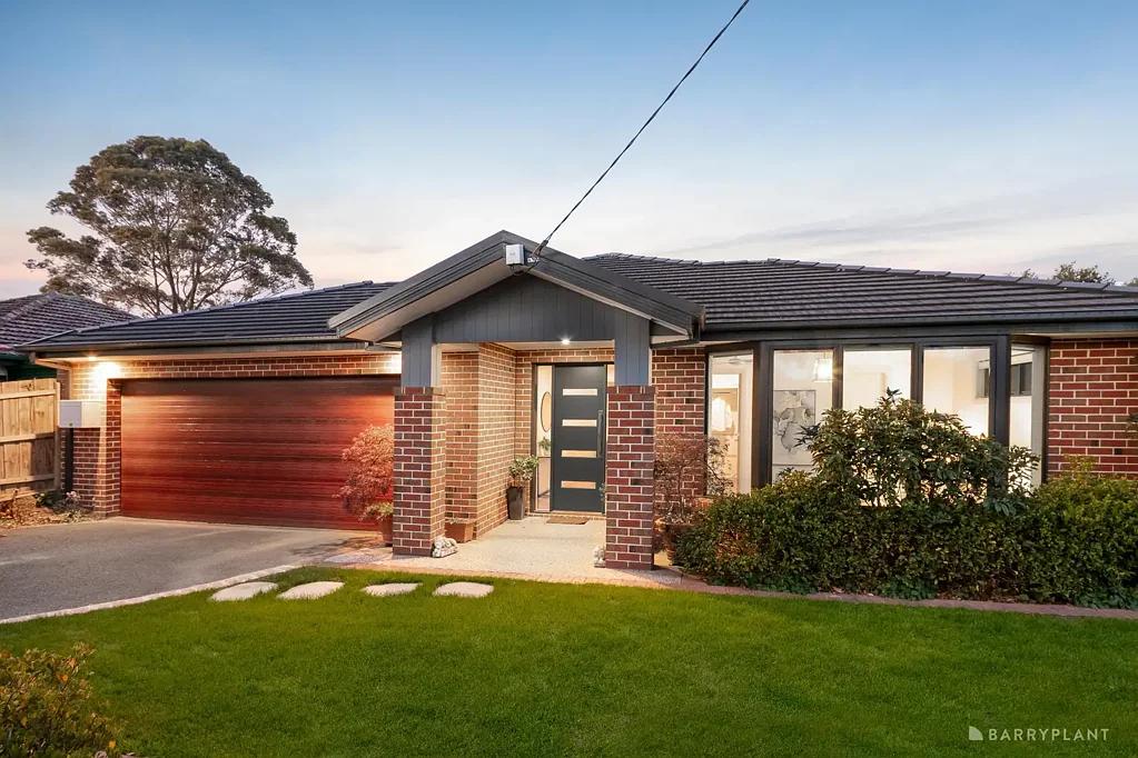 Mitcham 3部屋 Owner Built Luxury in a Lifestyle Location