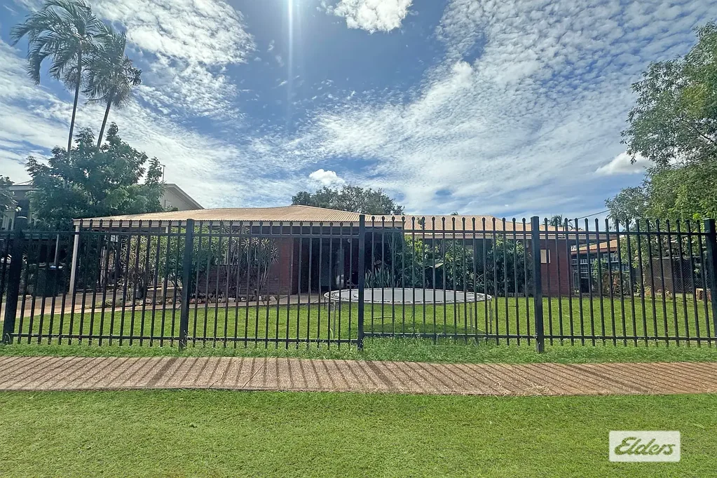 Katherine 3 Bedroom Charming Family Home in Prime Location - 49 Callistemon Drive, Katherine NT