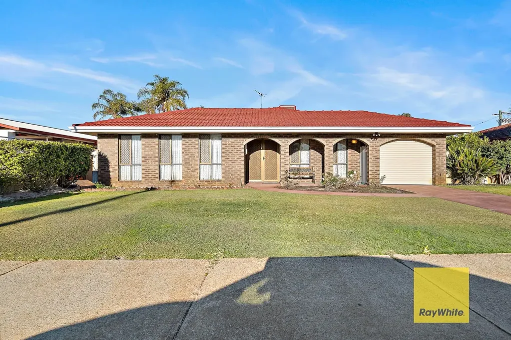 Thornlie 3બેડરૂમ Comfort, Space and Endless Backyard Potential