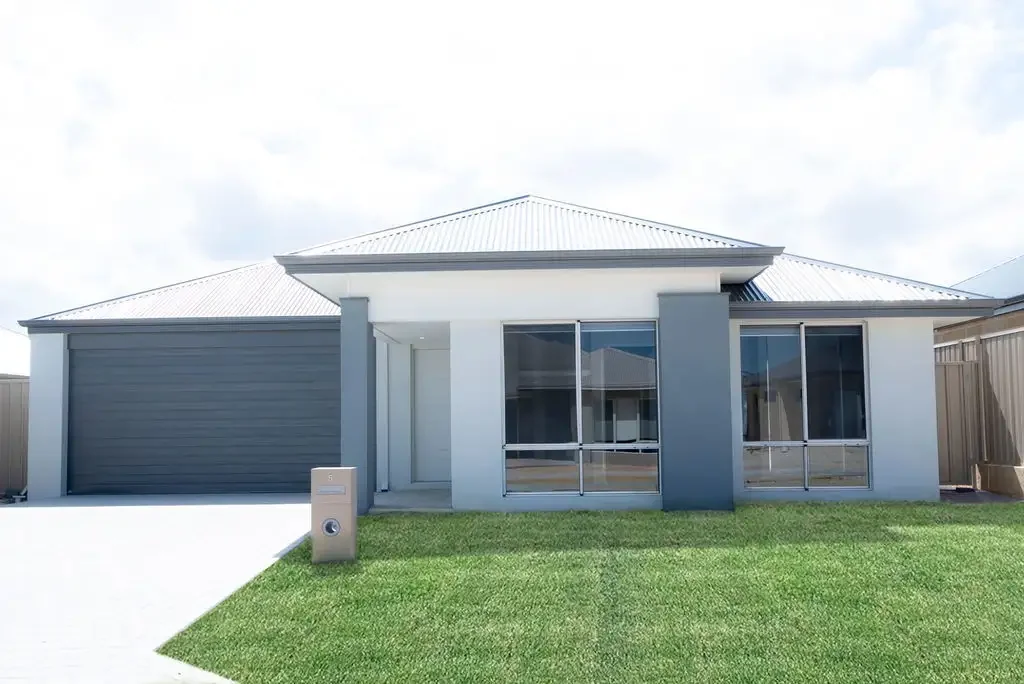4x2 Family Home with Theatre & Ducted Cooling