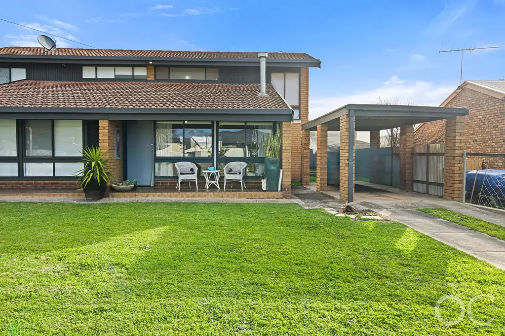 Aldinga Beach 2房  Open the Door to Beachside Living | Close the Door on Long Commutes to the Coast