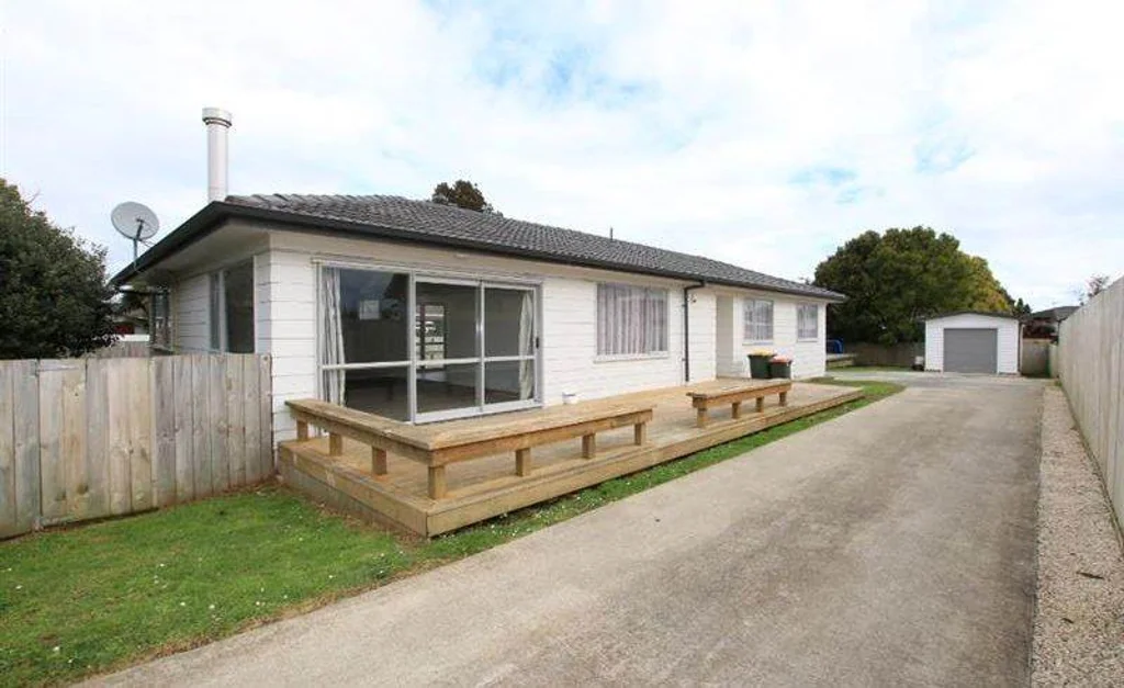 Exquisite 4 Bedroom Home- Pet Friendly & power...
