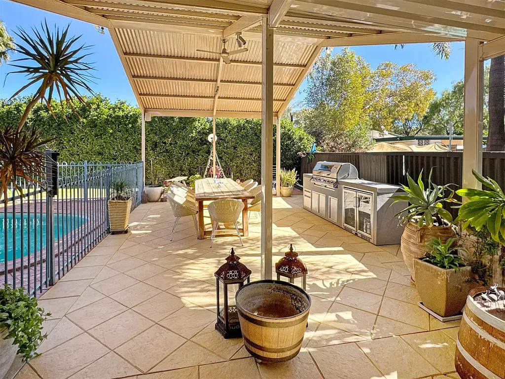 Gillen 4 Slaapkamer Family Comfort, Entertainer's Paradise & Stunning Mt Gillen Views