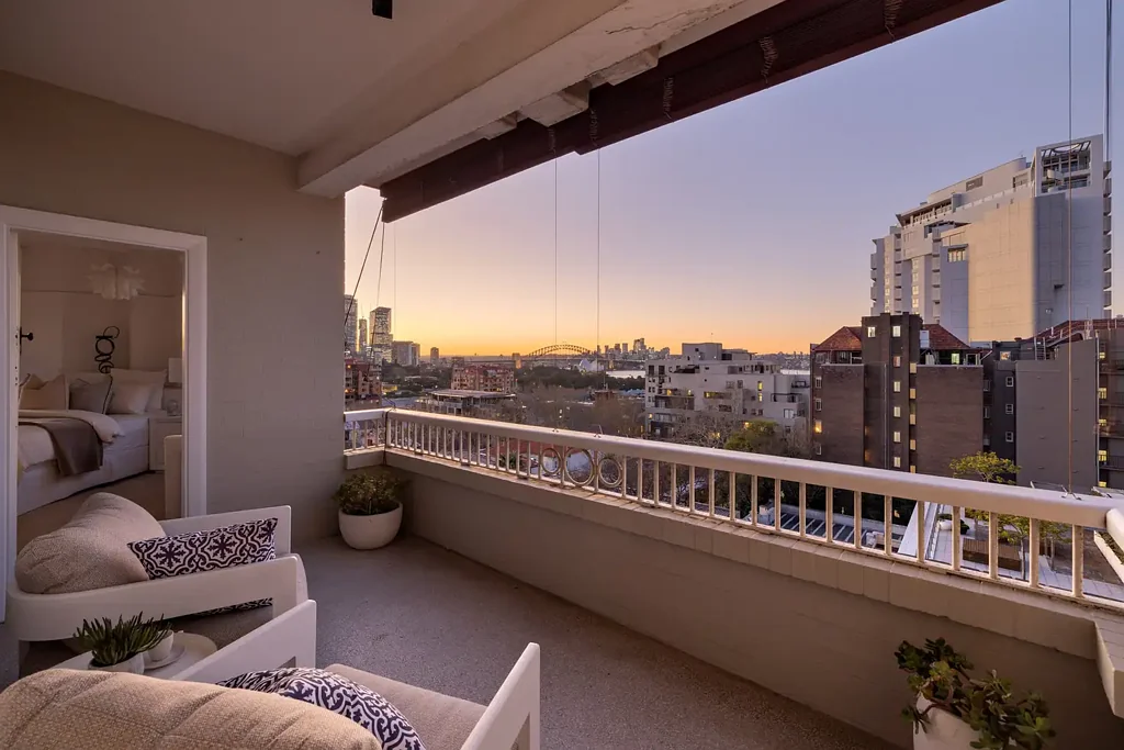 Potts Point 2 Bedroom ‘Byron Hall’ home with world-class views