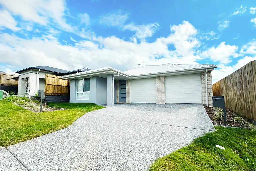Modern Comfort & Effortless Living in Ormeau Hills - w/ an increase to $630 from 7/5/27