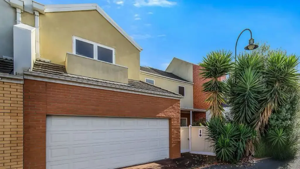 Glen Waverley 3 Slaapkamer Modern Family Living in a Peaceful Herriotts Glen Estate