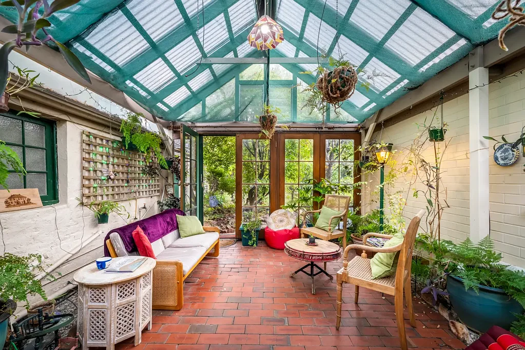 Richmond 5房  CURRENTLY OPERATING AS AIRBNB. ENDLESS OPPORTUNITIES!