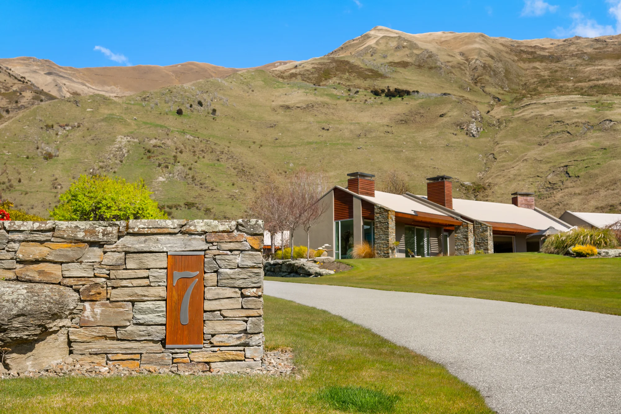 Wanaka 4침실 Architectural elegance, alpine living