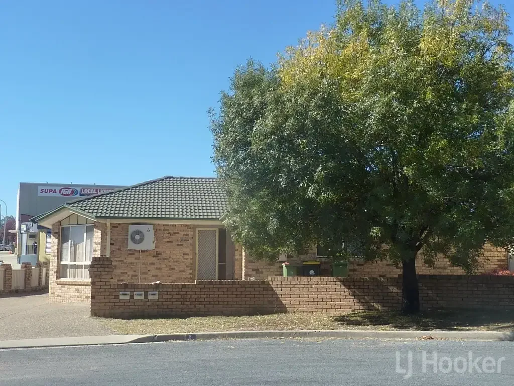 Fantastic 2 Bedroom Single Level Townhouse