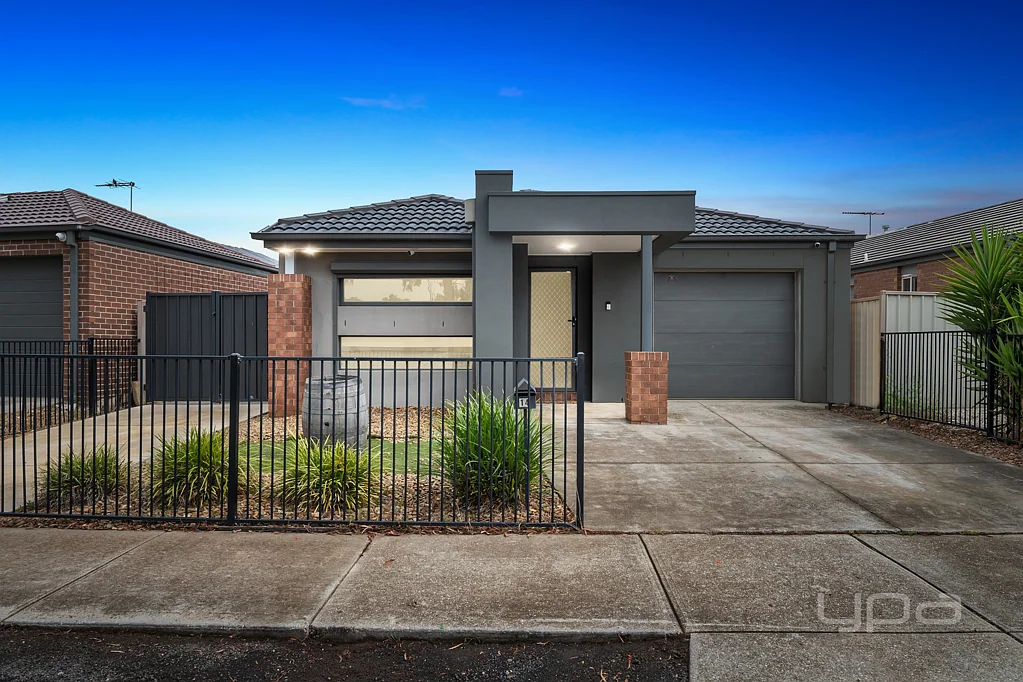 14 Red Fox Boulevard, Brookfield, VIC 3338