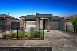 14 Red Fox Boulevard, Brookfield