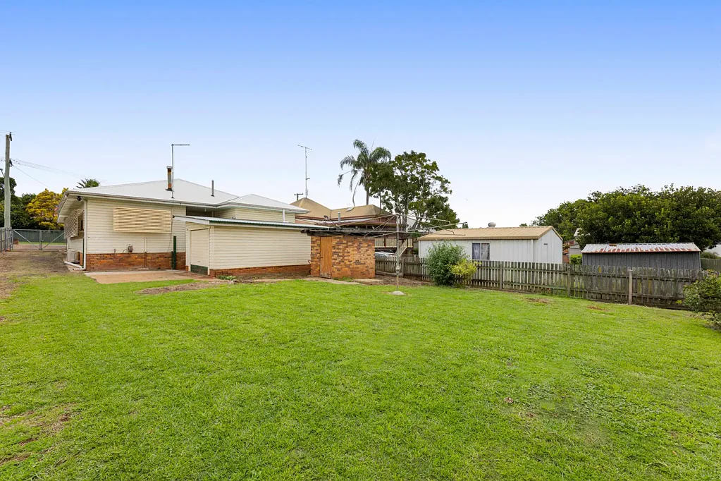 221 Long Street, South Toowoomba, QLD 4350