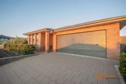 19 Pelagic Court, Dubbo