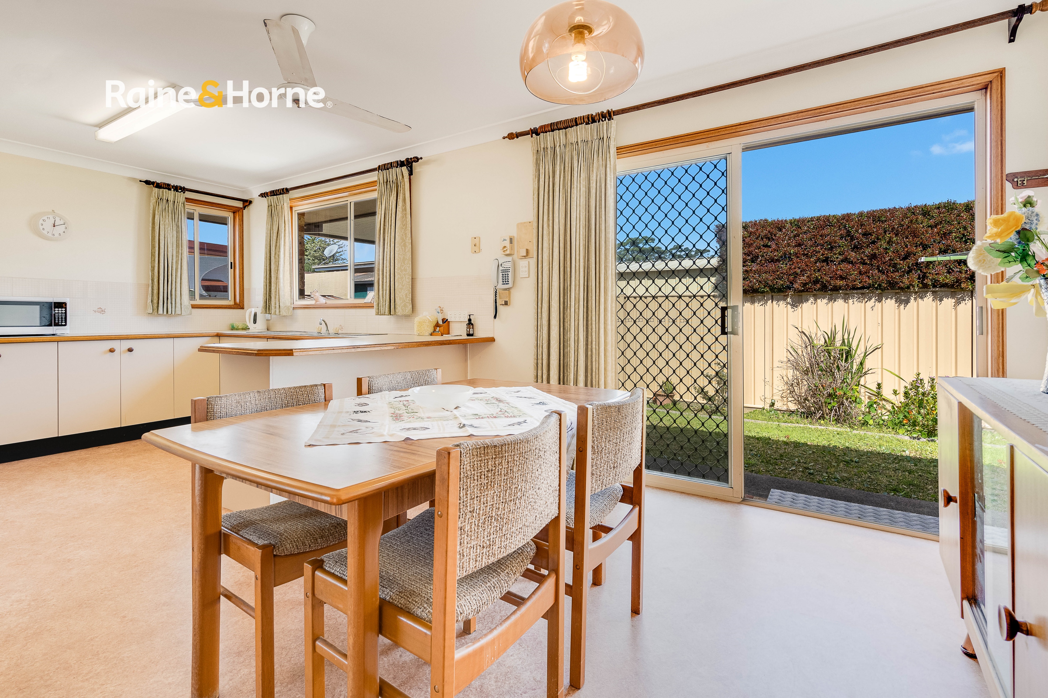 UNIT 2 10 GWENDOLEN AV, UMINA BEACH NSW 2257, 0 chambres, 0 salles de bain, House