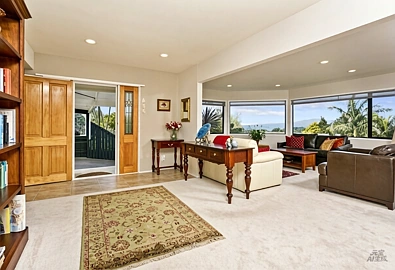 Modern Renovated Seaview Family Home in Castor Bay