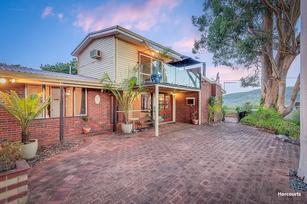 1 Gilcoe Place, Roleystone, WA 6111