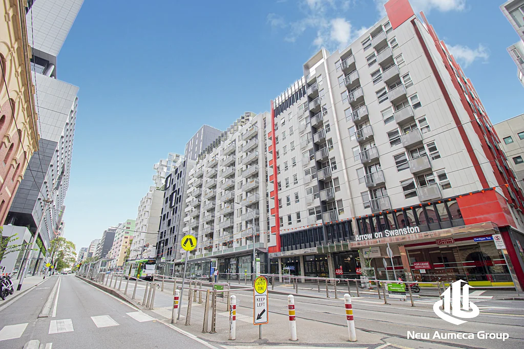 Carlton 2房 墨尔本繁华区域  RMIT大学&墨尔本大学附近  餐馆咖啡馆购物中心环绕  电车站便利  设施齐全  恒温游泳池桑拿健身房  位置优越价格实惠  机会难得  两卧室公寓等你来租 New Floorboard !!! Great Value for Investor at Fantastic Location