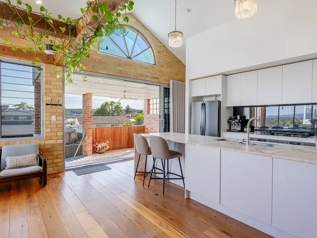 Valentine 4chambre Moore Designs  Masterpiece: Architectural Luxury Opposite the Reserve 
4 Bed | 2 Bath | 3 Car | 739m²