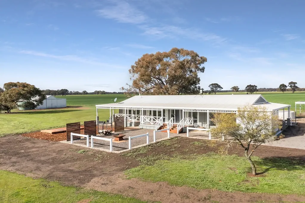 34 Elysian Lane, Neilborough, VIC 3570