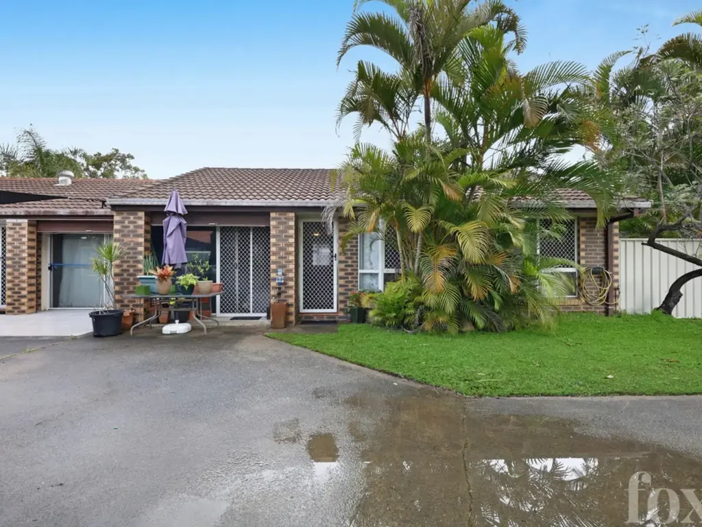 1/97 Olsen Avenue, Labrador, QLD 4215