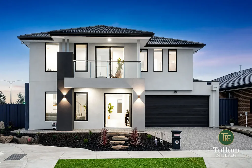 Clyde North 4房  Brand New Designer Double-Storey Home - Luxury Living Redefined!
