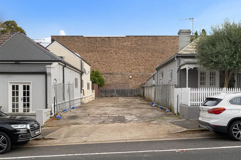 Balmain Rare Vacant Land in the Heart of Balmain
Approx. 221.3 m² of Cleared, Level Land with vehicle access