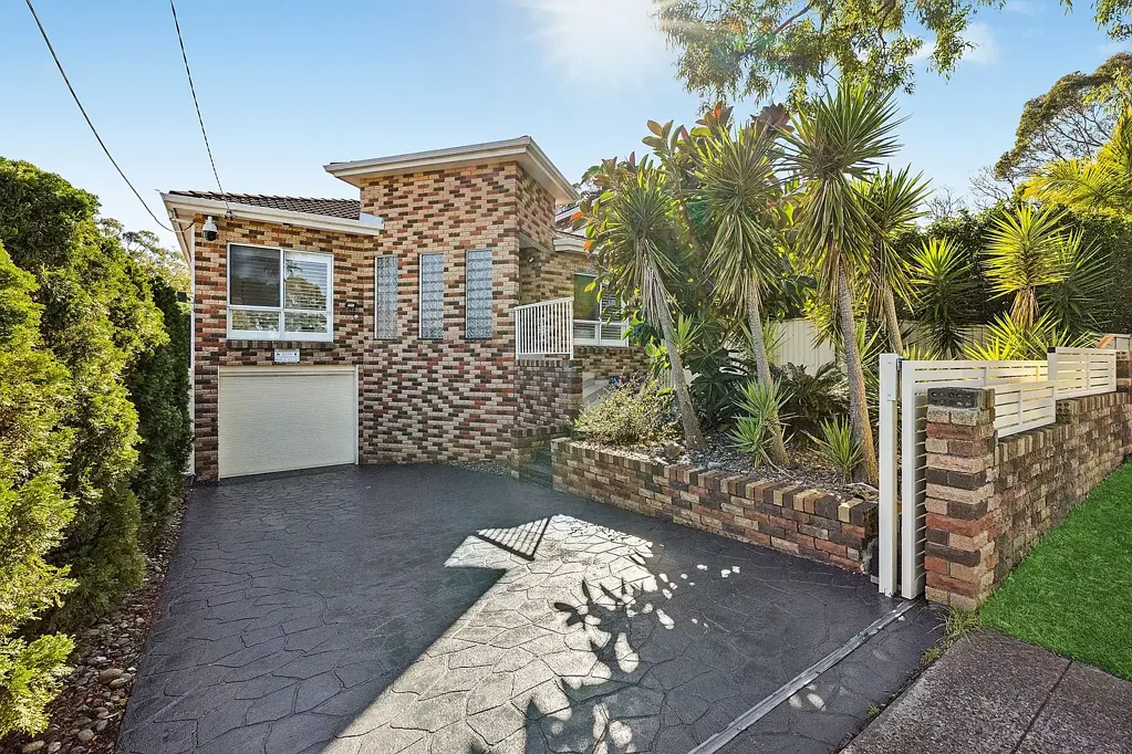 Contemporary full brick residence perfect for families and dual living placed in a prime location with gas, electricity and water included