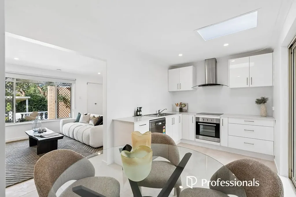 Lesmurdie 3房  Freshly Renovated Duplex on a Spacious Quarter Acre in Lesmurdie
