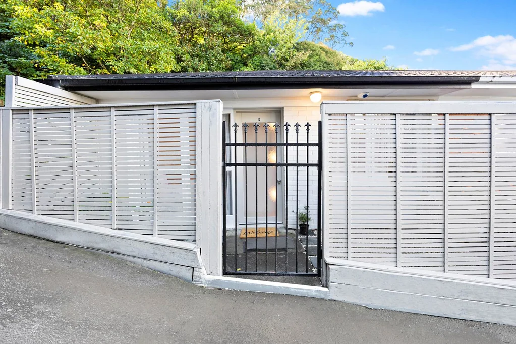 Mount Eden 2ห้องนอน ENTRY LEVEL IN DGZ - QUIET REAR UNIT