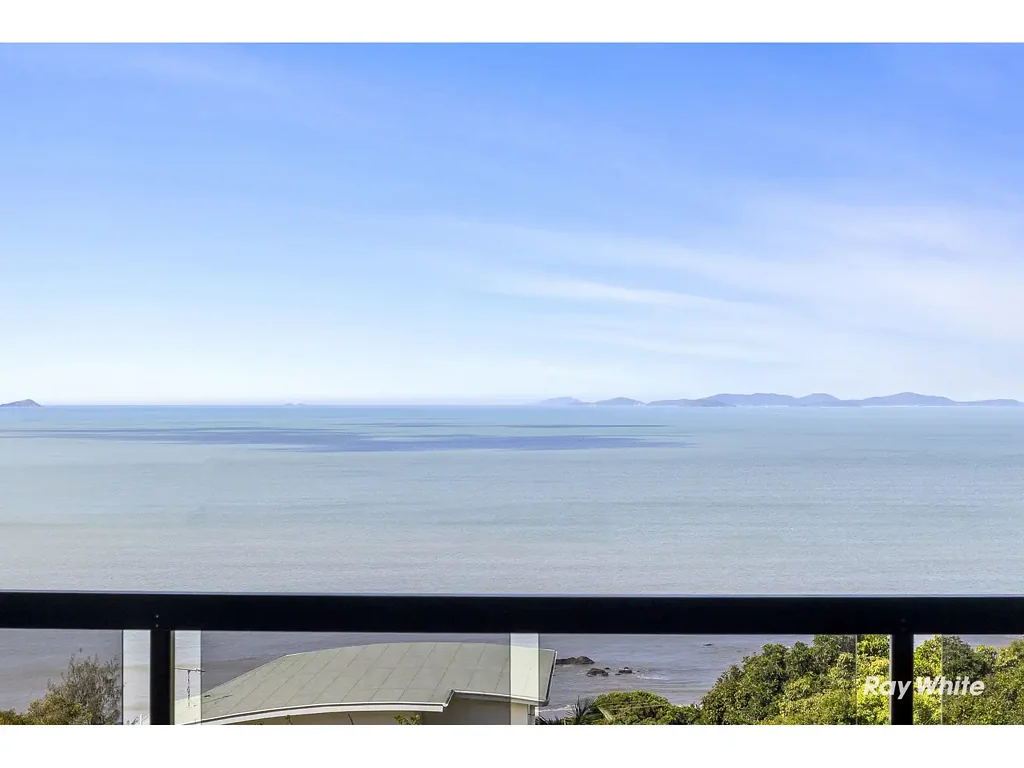 Yeppoon 3ห้องนอน Panoramic Ocean and Island Views from this Spectacular 3-Level home in the Heart of Yeppoon