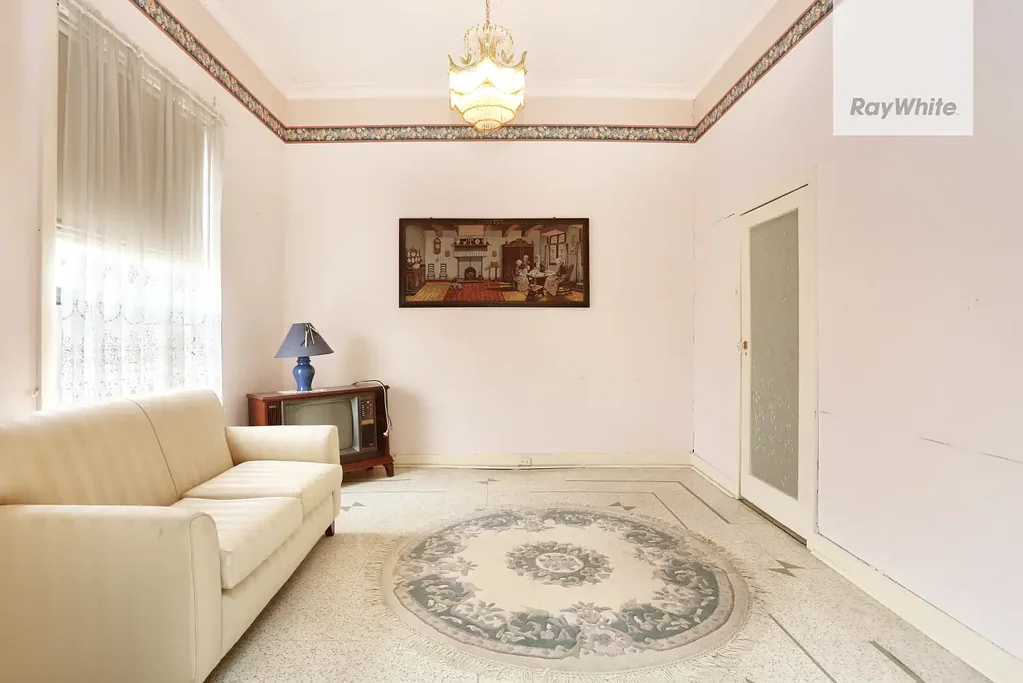SPACIOUS FAMILY ABODE!