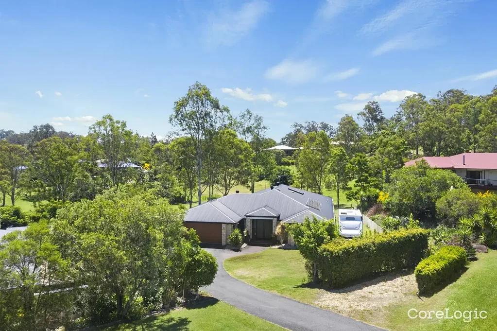 Spacious Family Retreat in Prestigious Mundoolun Estate !!!