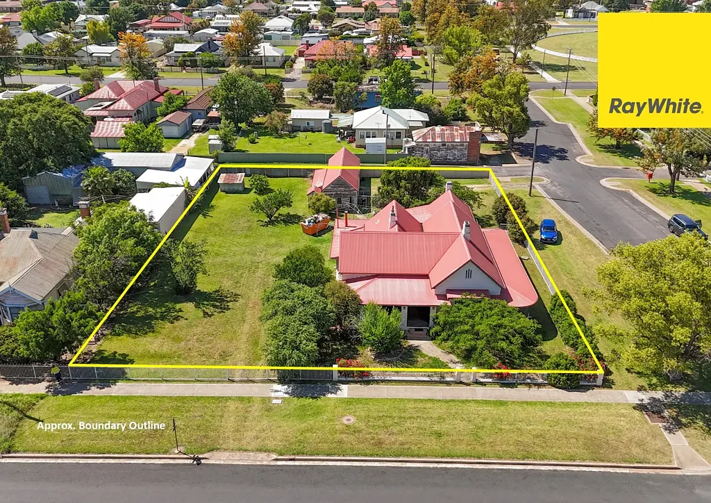 Inverell 4ਬੈੱਡਰੂਮ Grand Character Home with Subdivision Potential (STCA)