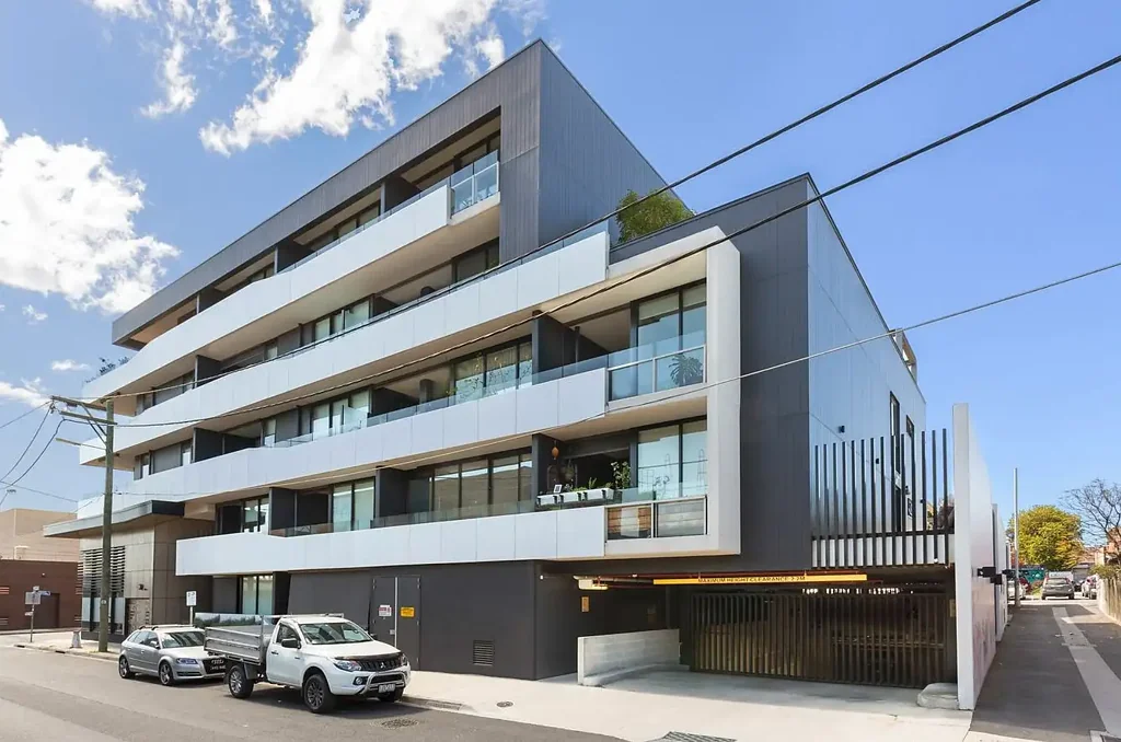 ONE BEDROOM STUNNER