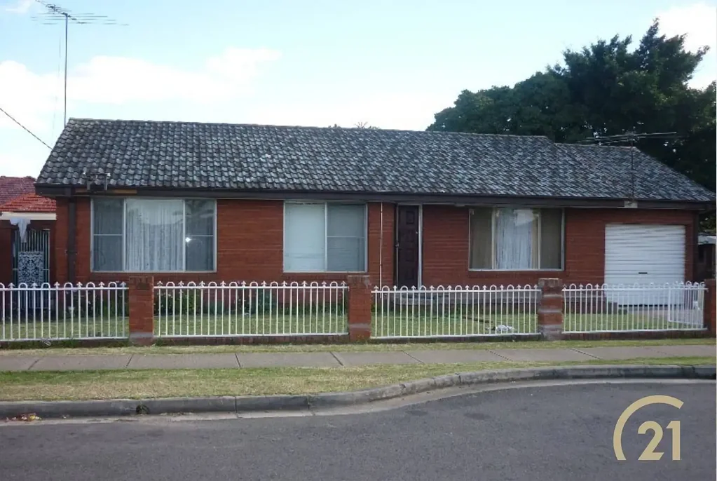 5 Bedroom Family Home!