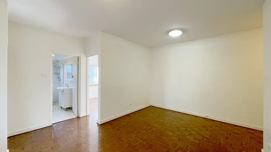 2 bedrooms 1 bathroom and 1 car space located in a leafy and cosy street in Randwick.