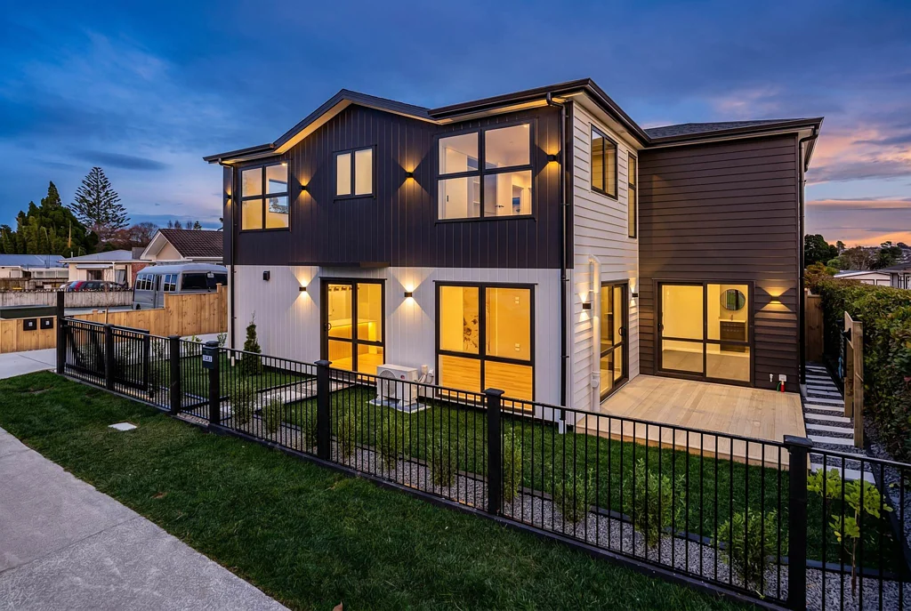 Papatoetoe 5غرفة نوم Road Frontage  Spacious Living + Premium Finishes