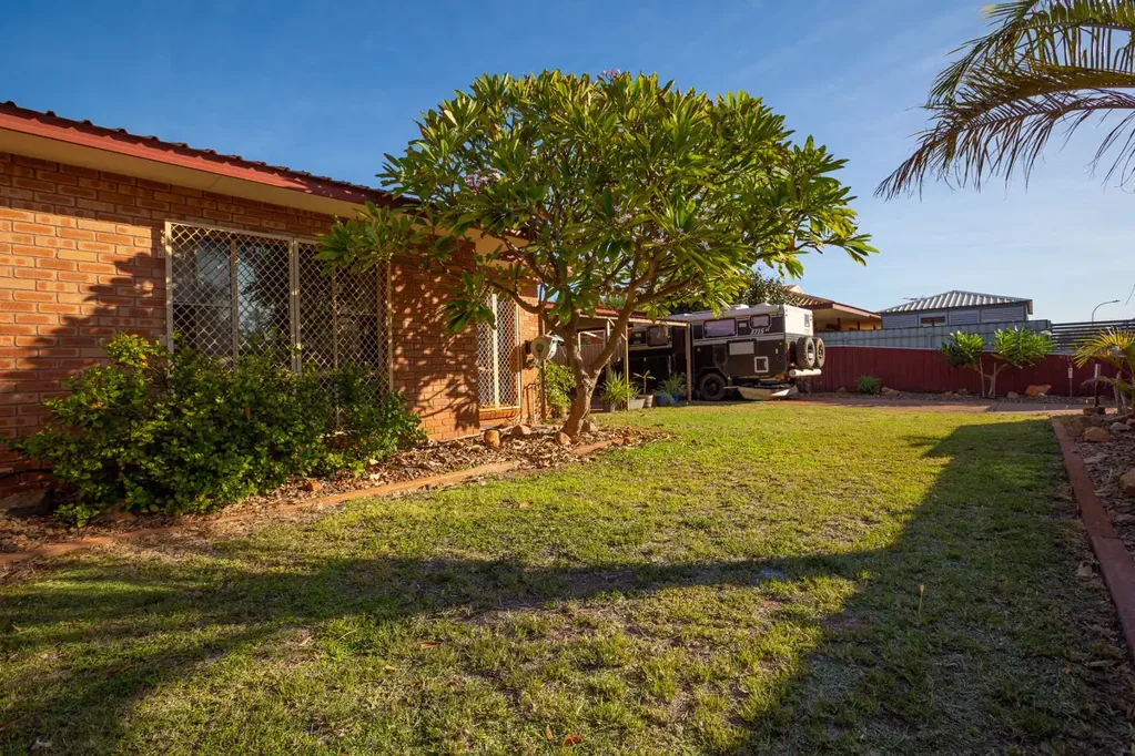 South Hedland 3 Bedroom MASSIVE COMPANY LEASE $1,250PW  - BRICK HOME WITH SHED !!