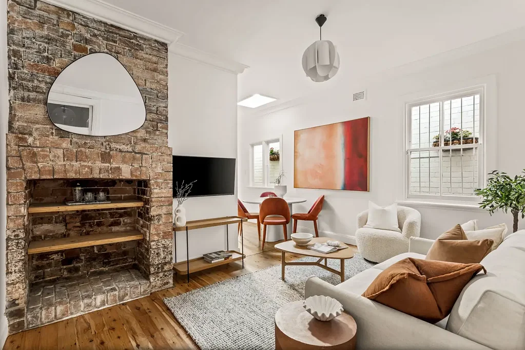 Erskineville 2ห้องนอน Picturesque Charm with Potential in Parkland Precinct