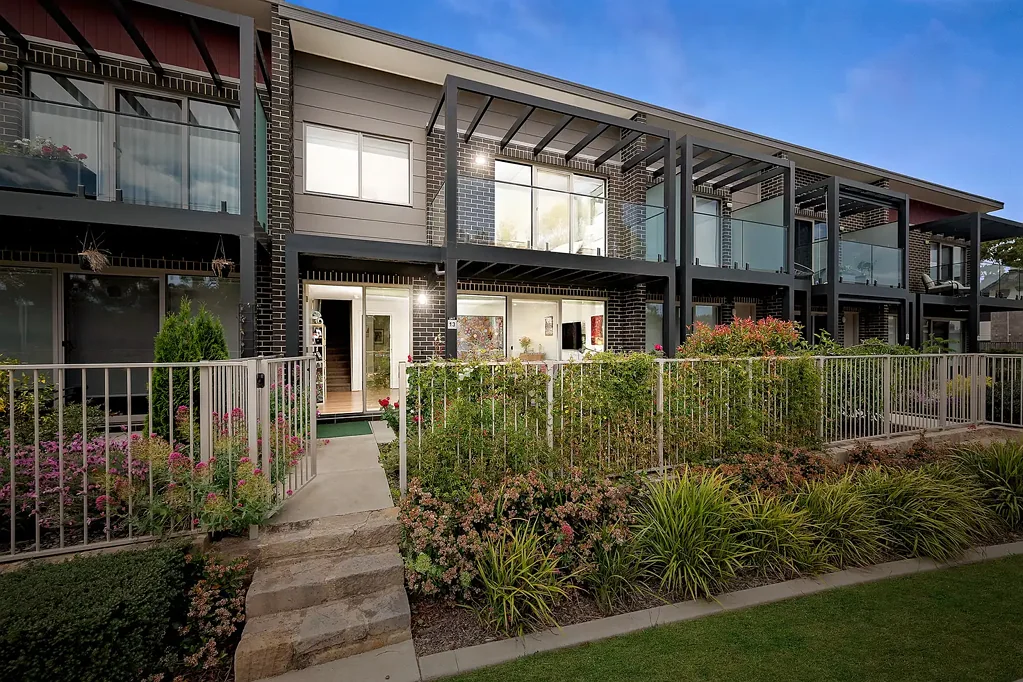 13/167 Mortimer Lewis Drive, Greenway, ACT 2900
