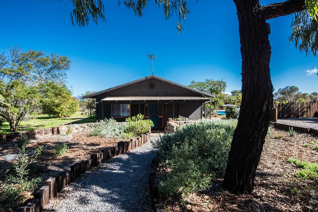 Waggrakine 4Habitaciones 5.18 hectares With Stunning Weatherboard Home, Shed and Pool