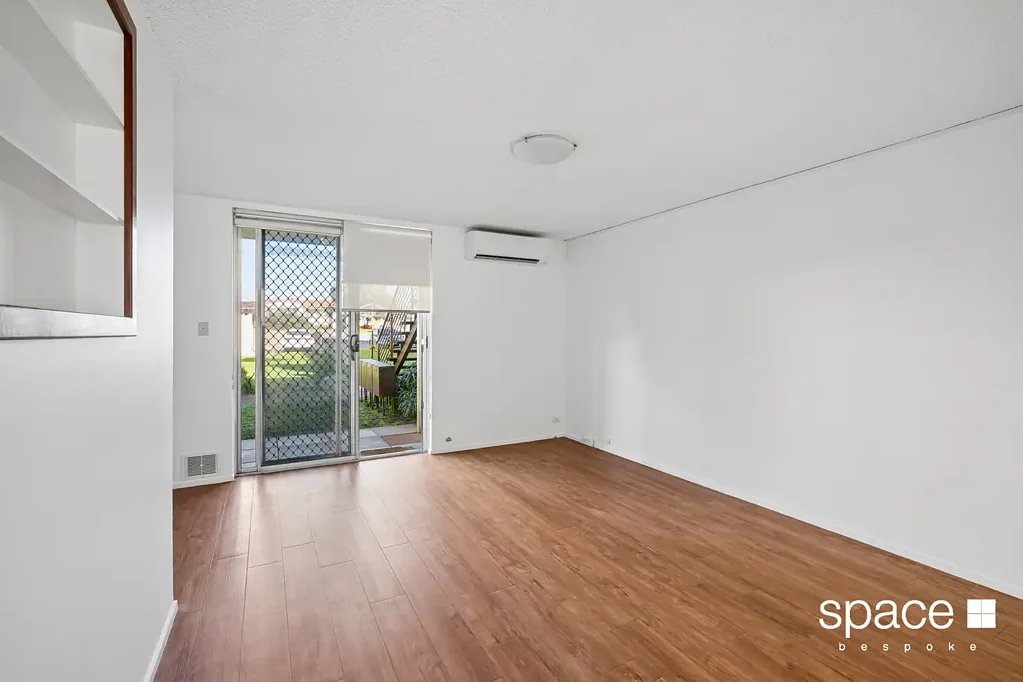 ****UNDER APPLICATION FIRST HOME OPEN****