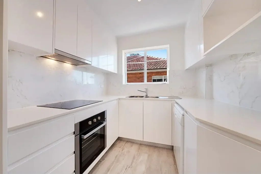 Superb, quiet, recently fully renovated 2 bedroom apartment