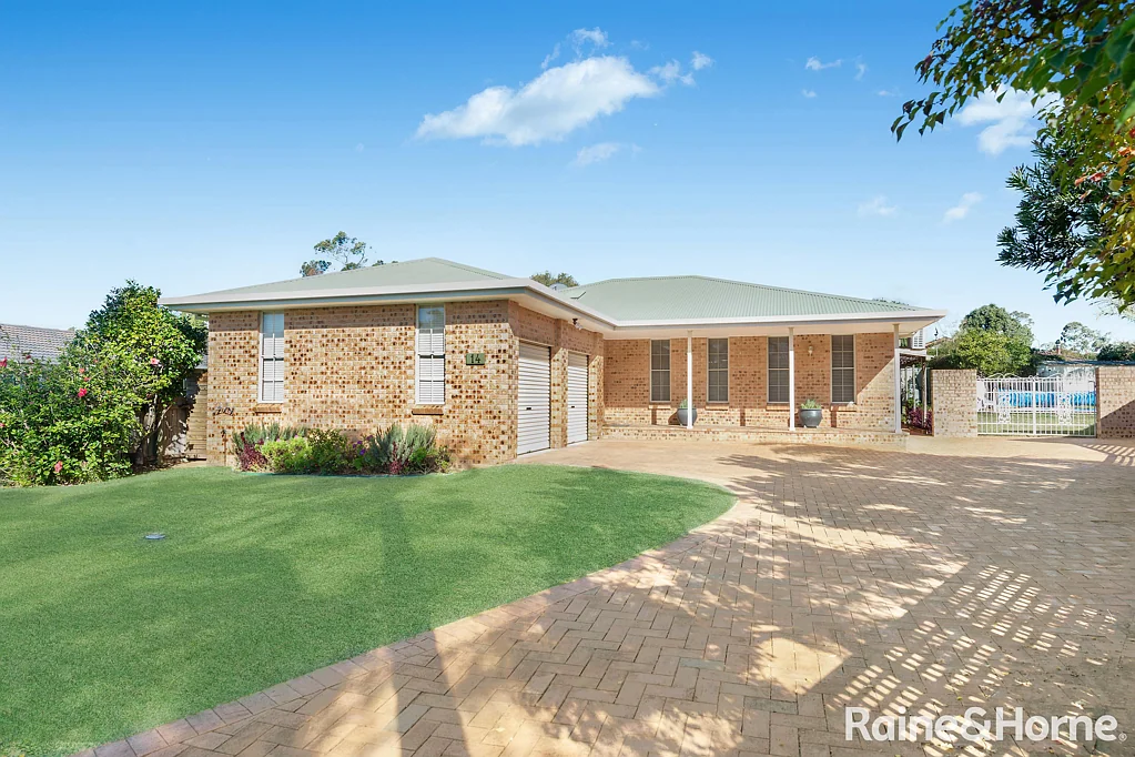 14 Ferntree Drive, Bomaderry, NSW 2541