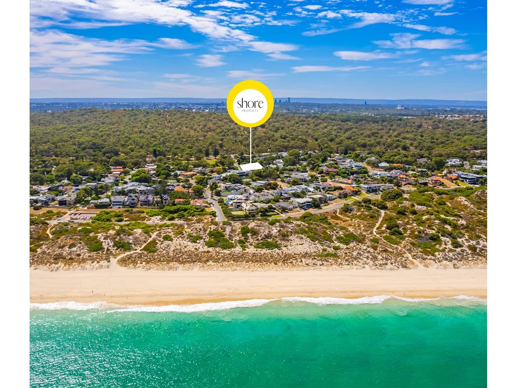 City Beach 4房  SINGLE LEVEL SOUTH CITY LIVING
ON NORTH FACING HILLTOP PLATEAU
FOOTSTEPS TO WATERS EDGE