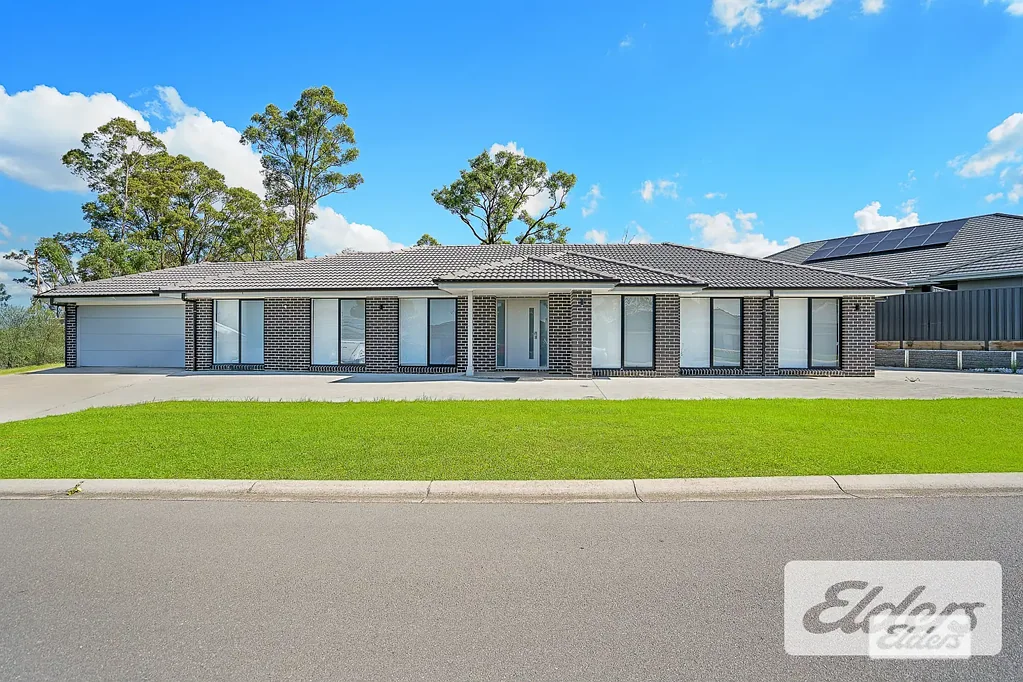 Cessnock 4침실 Stunning Family Home with Modern Comforts