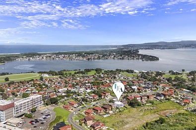 Warrawong 4 Bedroom Modern Family Living, Built in 2020