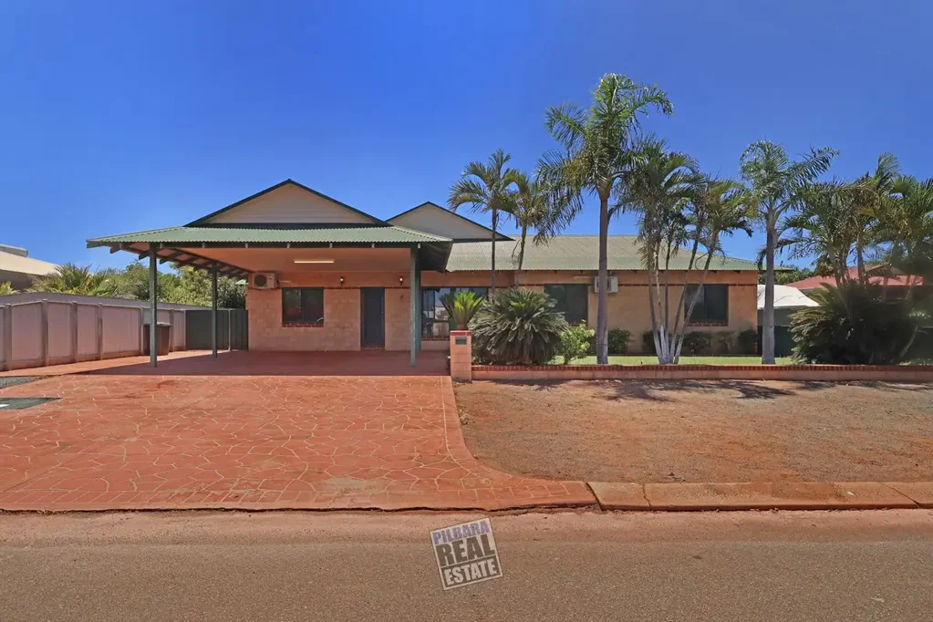 Spacious 4 x 2 with theatre room and shed